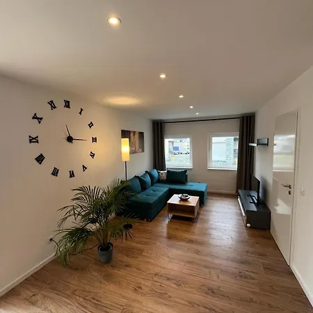 Al Backstuff Apartment