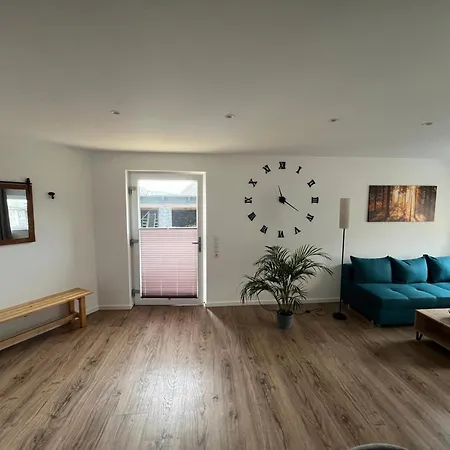 Al Backstuff Apartment