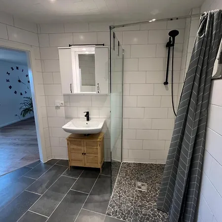 Al Backstuff Apartment *